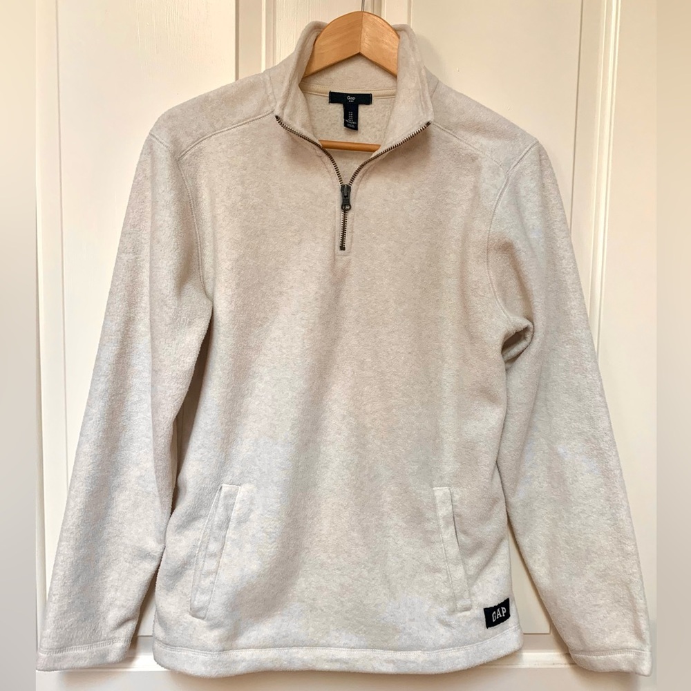 Womens sz S cute Gap fleece w/pouch pocket